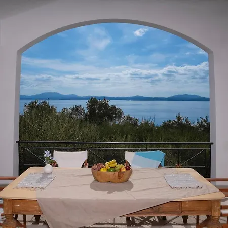 Jasmin Nissaki * Nisaki (Corfu)